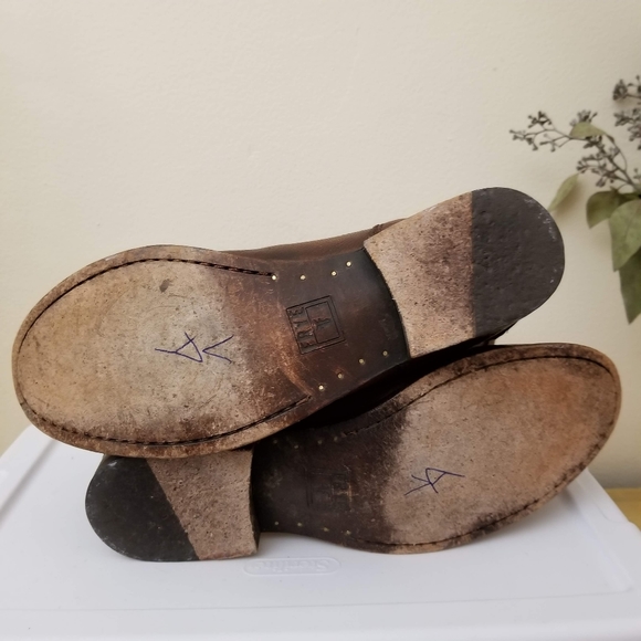 Frye Melissa Button Zip short boot - Picture 7 of 9